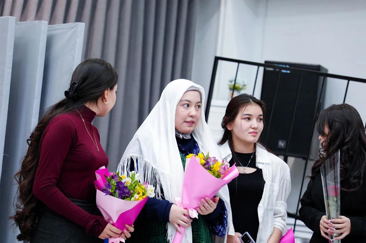 Ilk sahna asari taqdim etildi!