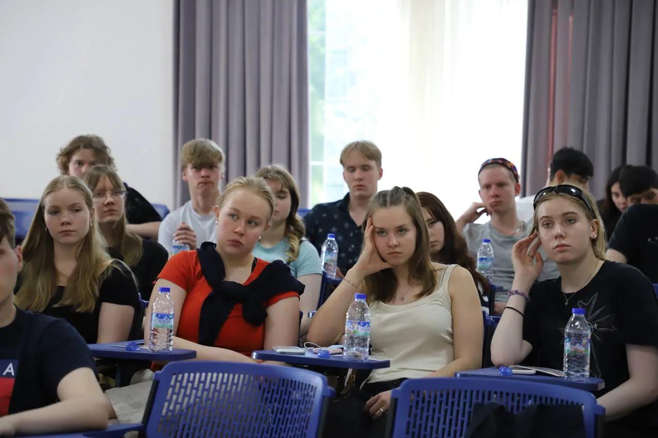 BMTning O‘zbekistondagi kommunikatsiyalar guruhi Finlyandiyalik o‘quvchilar uchun interaktiv trening o‘tkazdi!