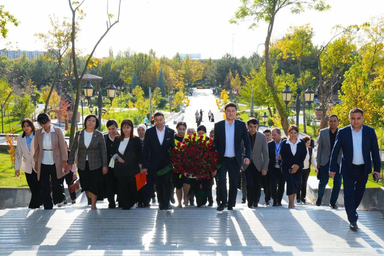 "E voh"-2025: adabiyot nuri qalblarni birlashtirdi